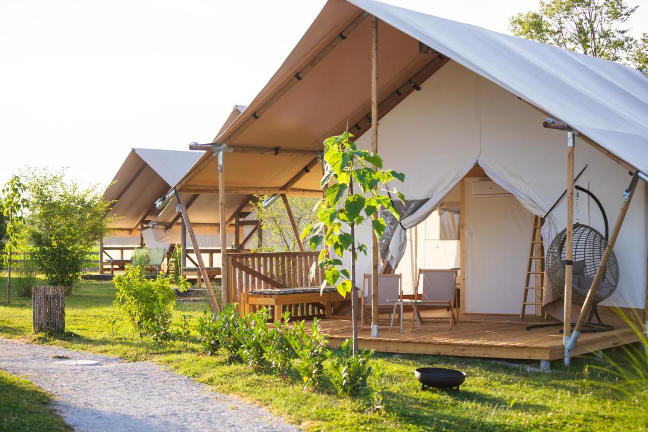 Glamping Kolpa Resort Gradac Bagian luar foto