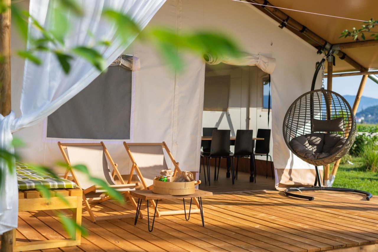 Glamping Kolpa Resort Gradac Bagian luar foto