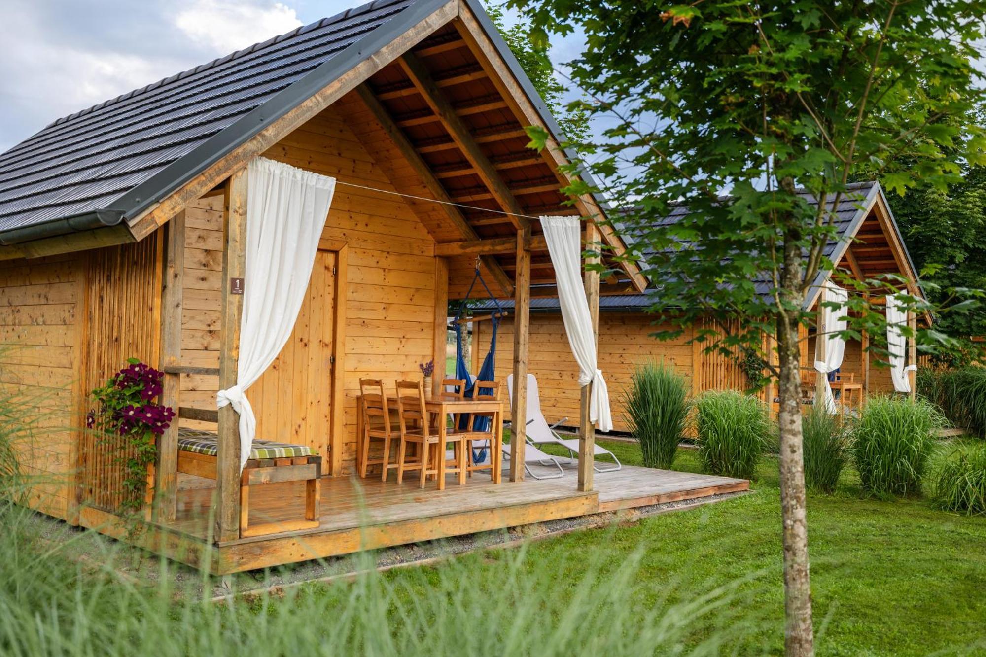 Glamping Kolpa Resort Gradac Bagian luar foto