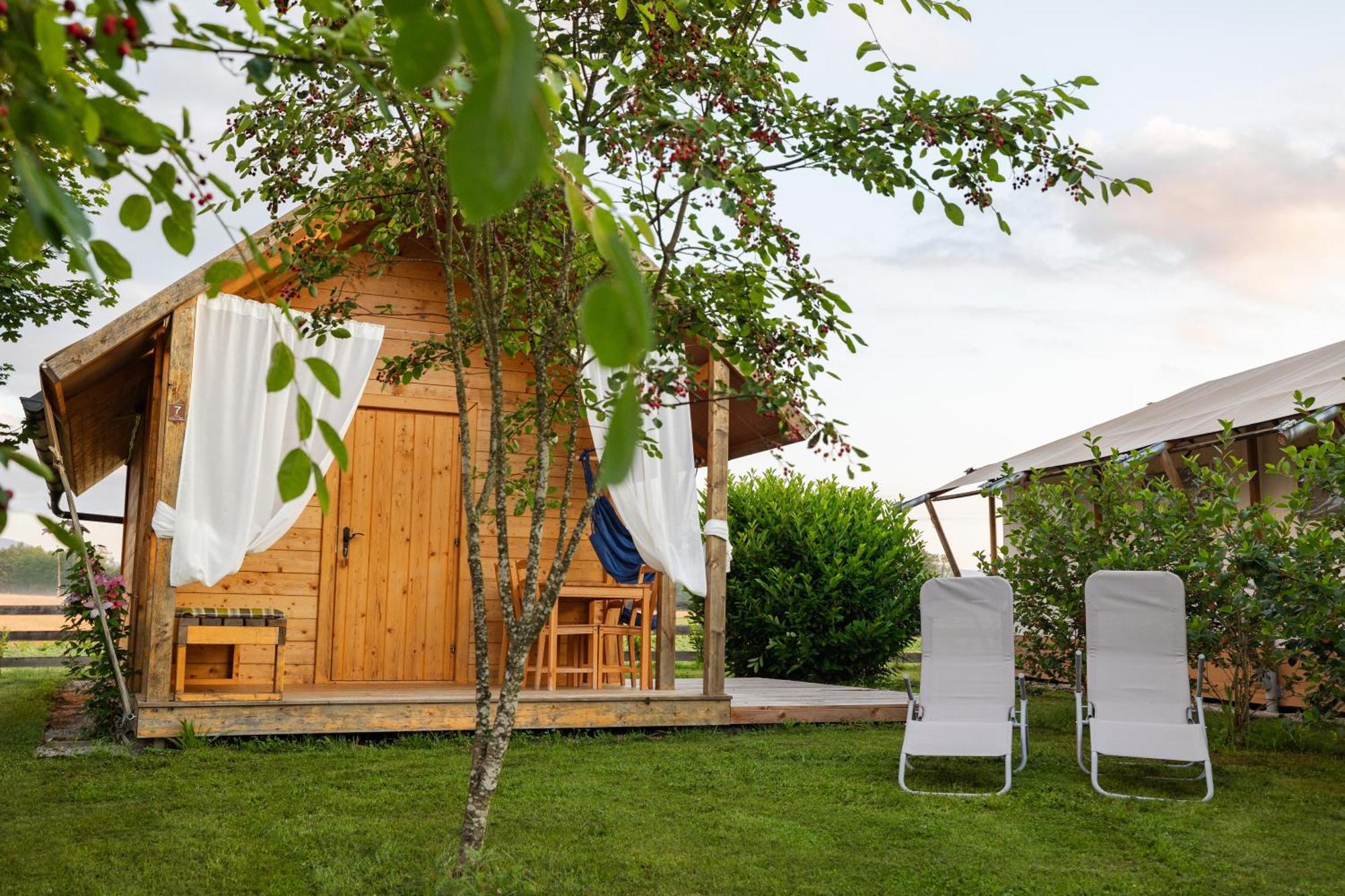 Glamping Kolpa Resort Gradac Bagian luar foto