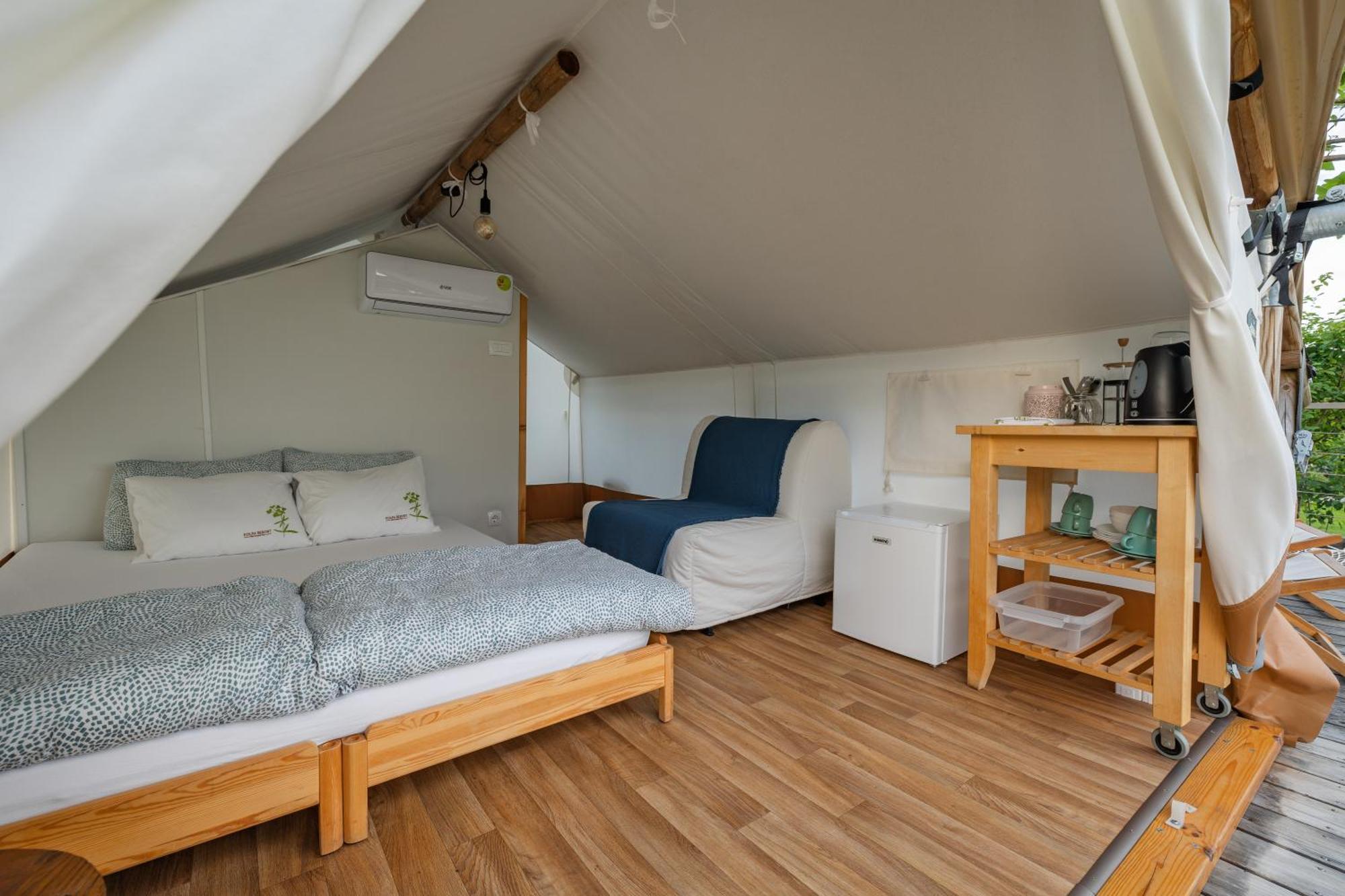 Glamping Kolpa Resort Gradac Bagian luar foto