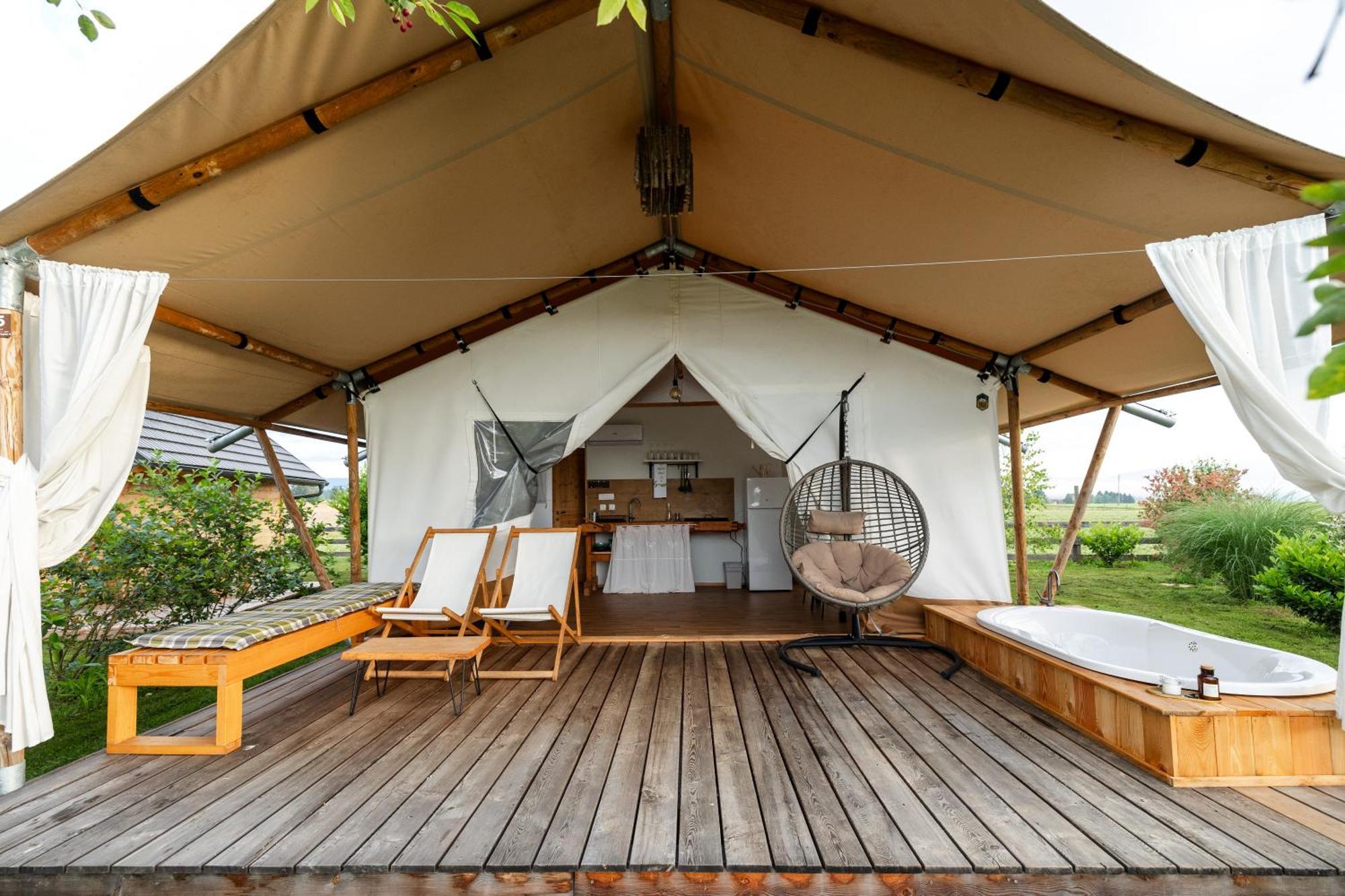 Glamping Kolpa Resort Gradac Bagian luar foto