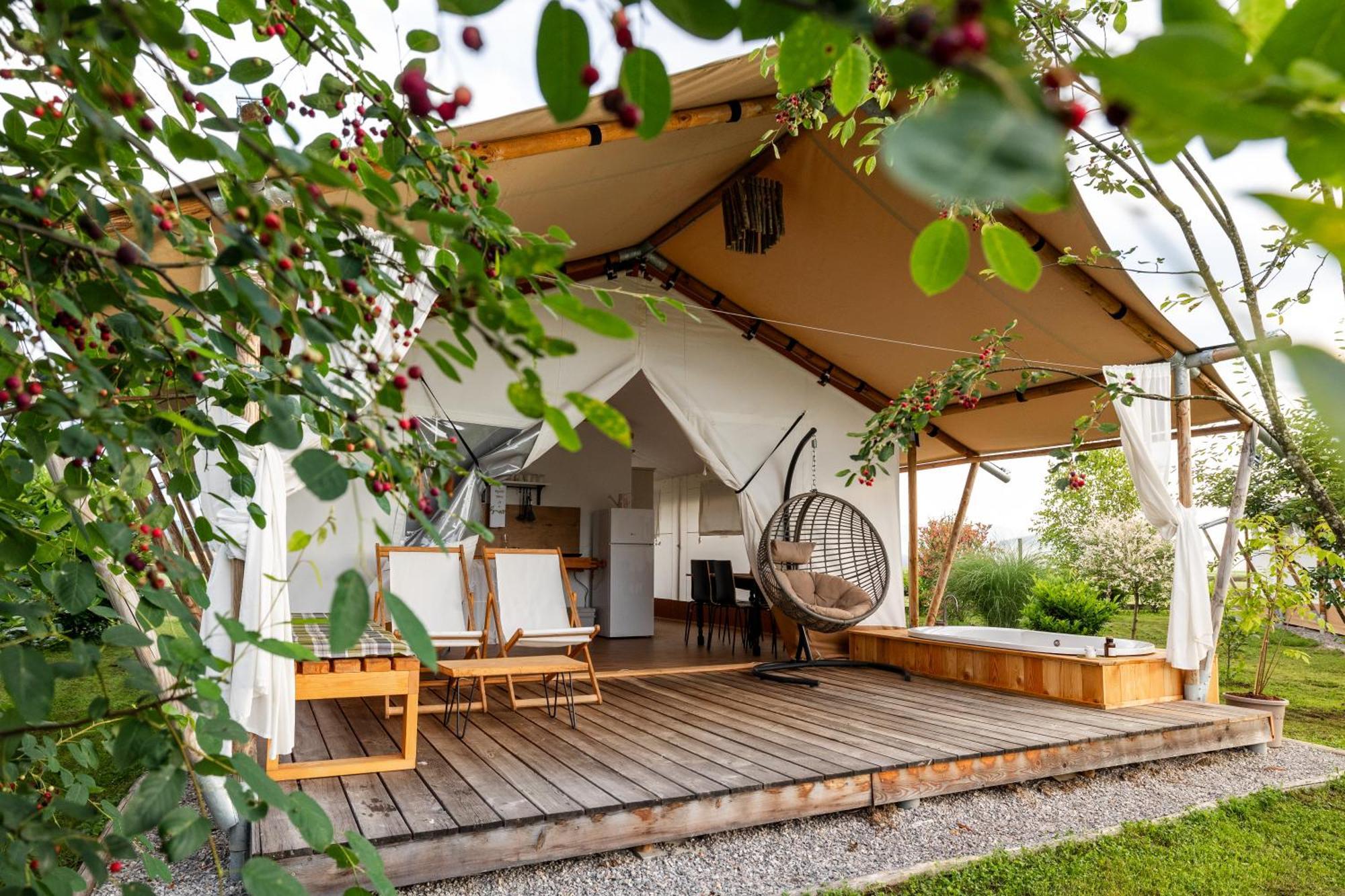 Glamping Kolpa Resort Gradac Bagian luar foto